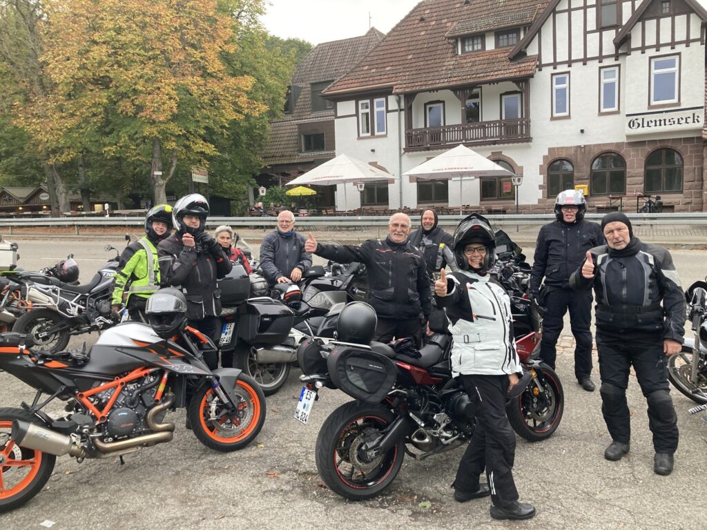 Nordschwarzwald - vom Feinsten: Die Truppe am Glemseck