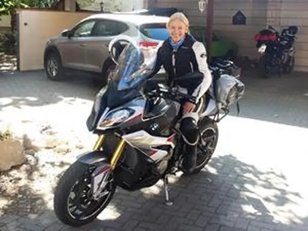 Brigitte BMW S1000 XR