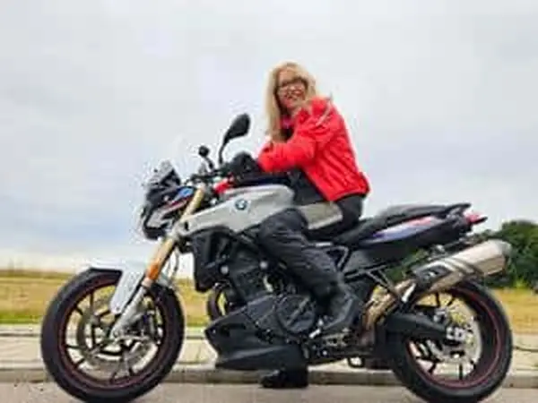 Monja Ka. BMW F800 R