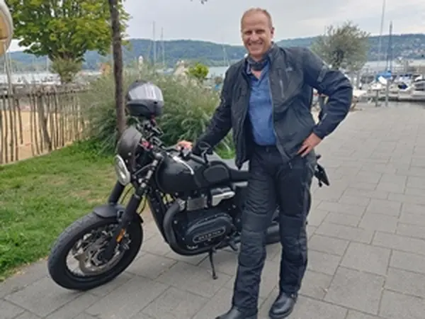 Thomas L. Brixton Cromwell 1200